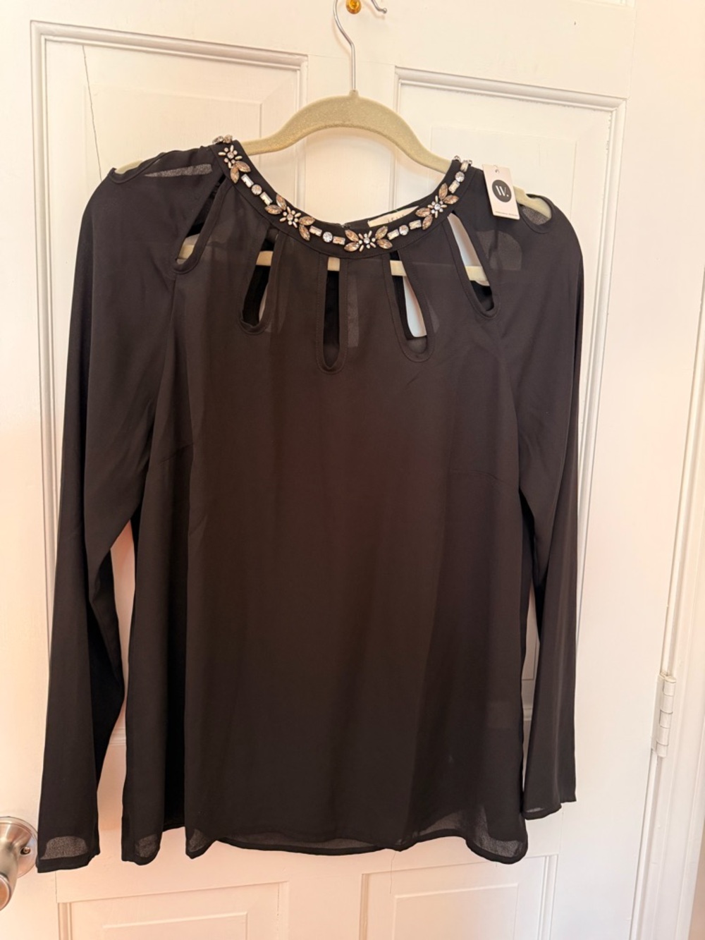 Lelis Women's Black Embellished Blouse size, large measuring -measuring 25 x 20“